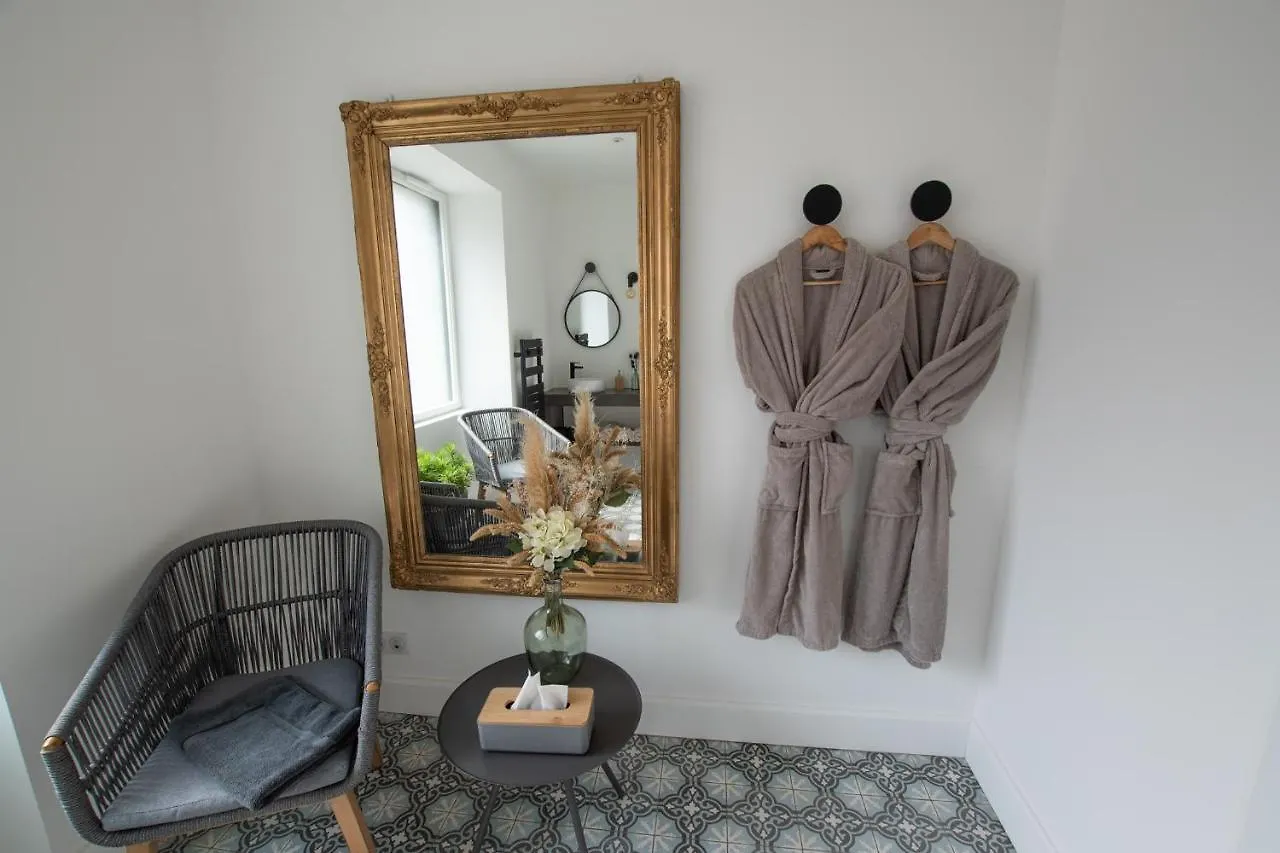 Sous Le Tilleul A Ruoms Guest house