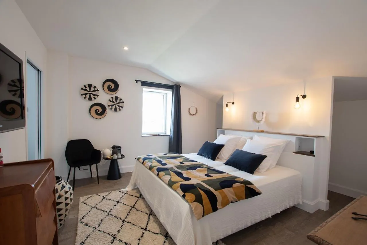 Sous Le Tilleul A Ruoms Guest house